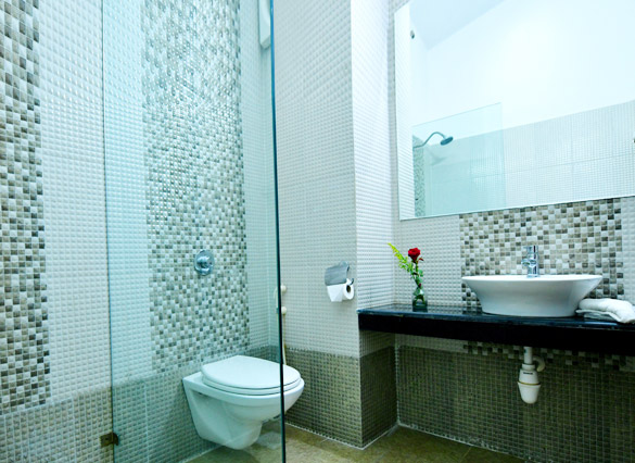 Deluxe-Bathroom